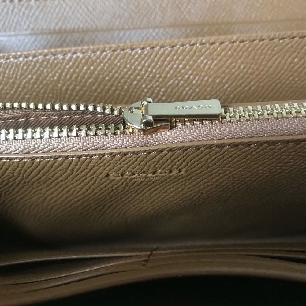 Coach wallet🎈🎈 - Picture 6 of 6